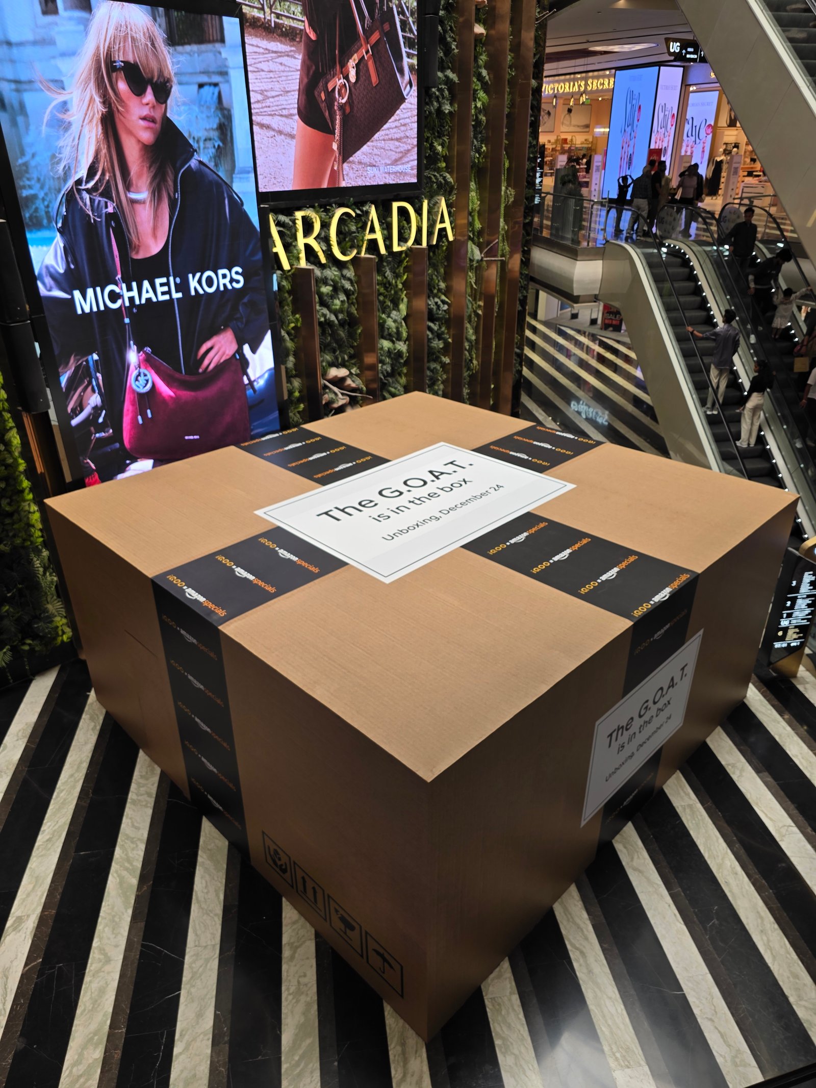 iQOO Pop-up store Img 2.HEIC